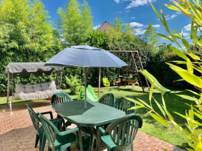 DISNEY & PARIS Happy Villa for 10 persons with Private Garden & Terrace 4 bedrooms, 3 bathrooms FIBER Wifi Netflix & free Parking